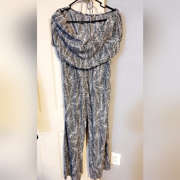 Dresses - Picture 7 of 7